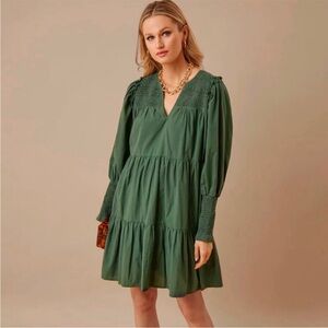 Tuckernuck Pomander Place Jaguar Green Ceci Smocked Dress mini V-neck tiers L